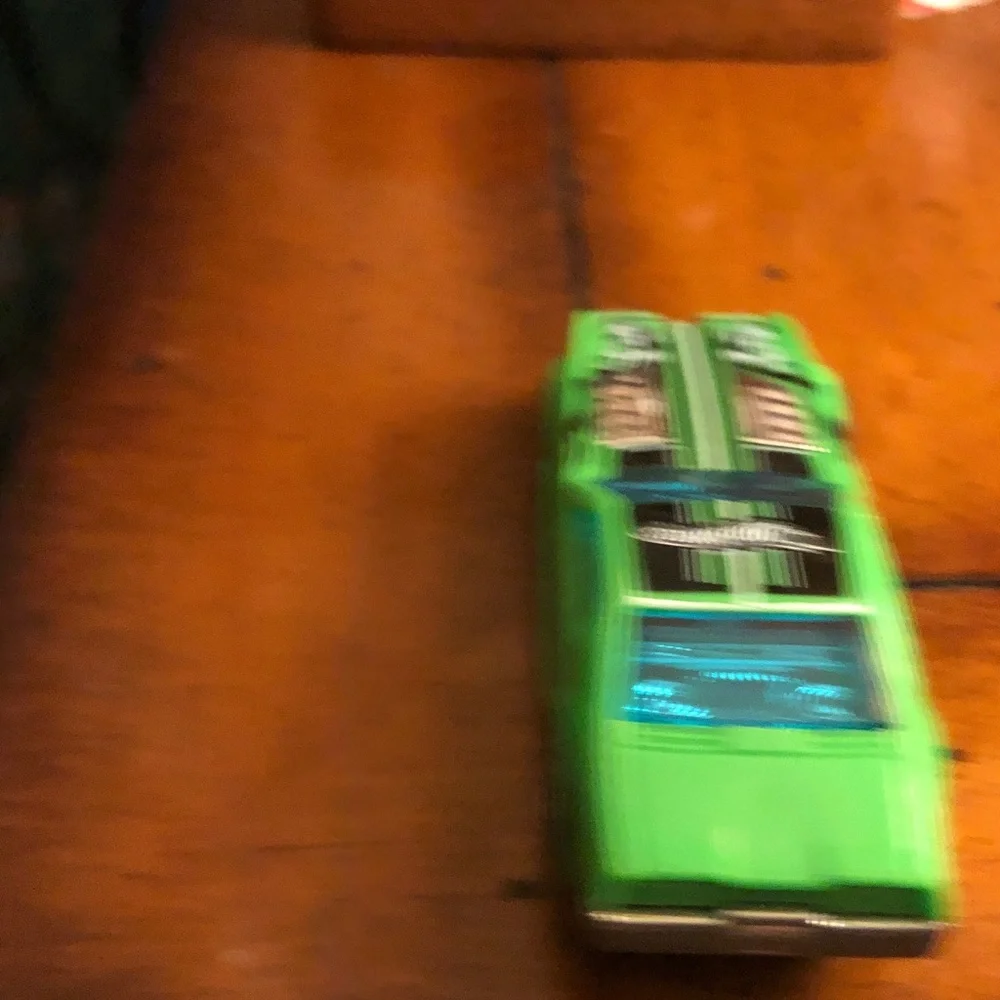 N/A bright green